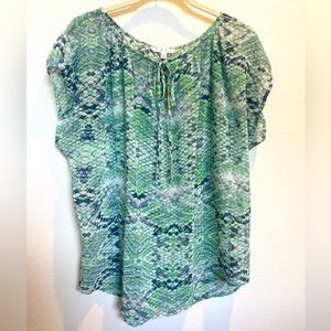 CAbi Darby Blouse Style #746 Size Large Green, white & navy Snakeskin print